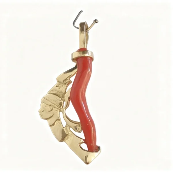 Pendentif corail rouge avec tête de Maure en or